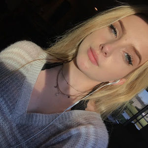 Meet your Posher, Elise